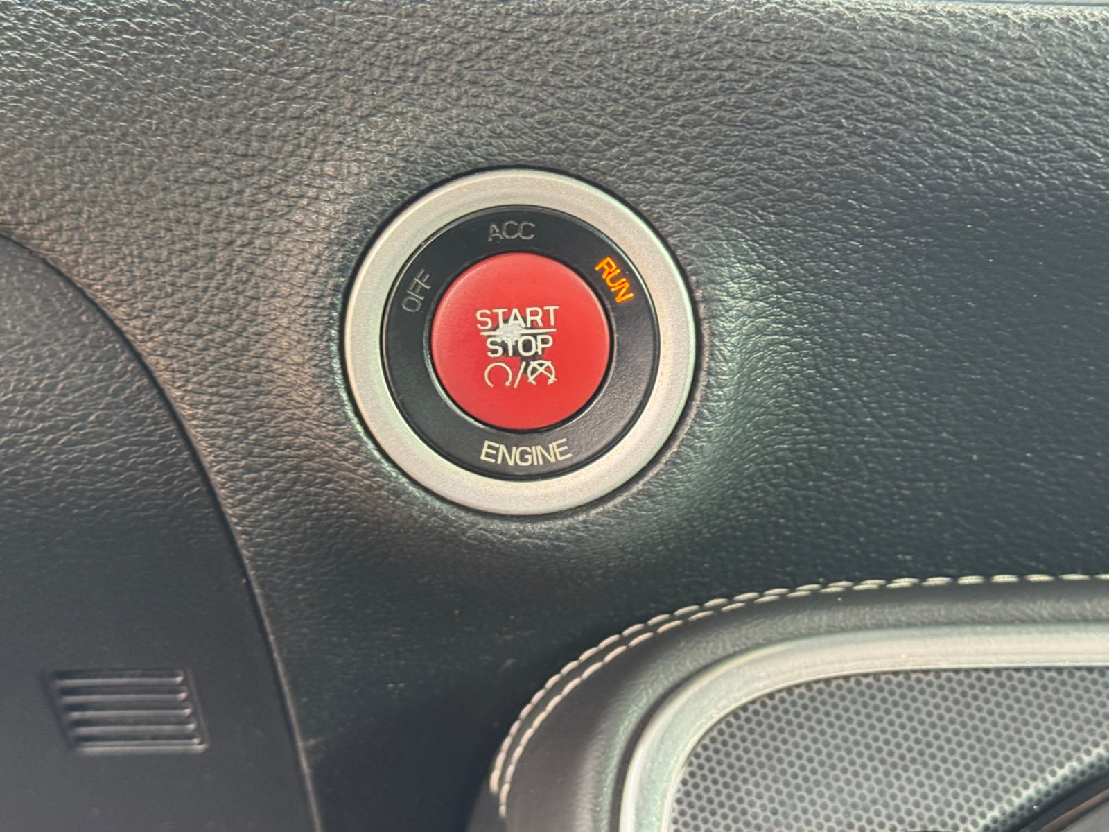 Used 2015 Dodge Challenger SRT w/ Technology Group RWD image 24