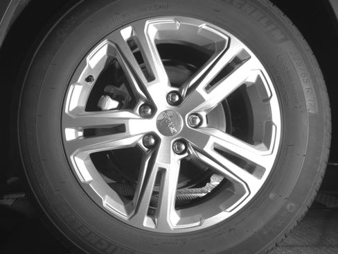 Used 2024 GMC Terrain SLE FWD image 19