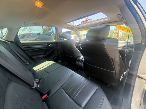 Used 2020 Honda Accord Touring image 16