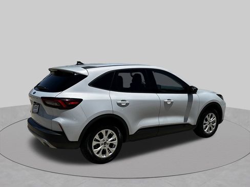 Used 2025 Ford Escape Active FWD image 6