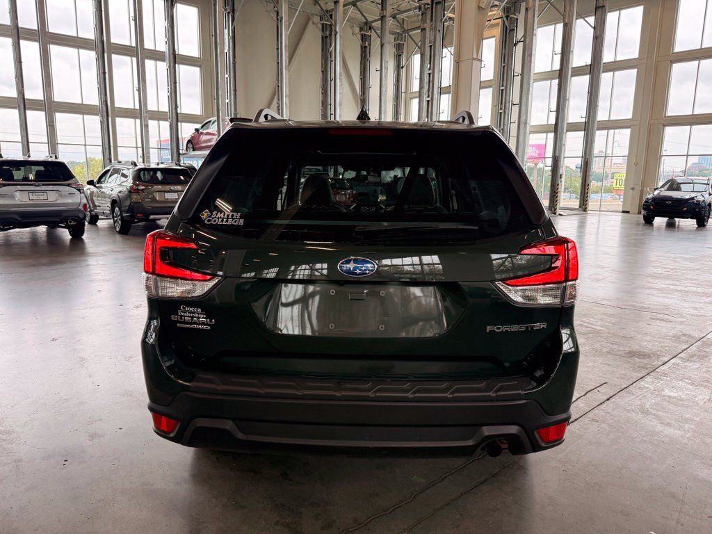 Certified 2023 Subaru Forester Premium AWD/4WD image 4