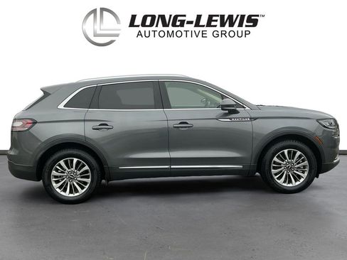 Used 2022 Lincoln Nautilus FWD w/ Premium Package image 8