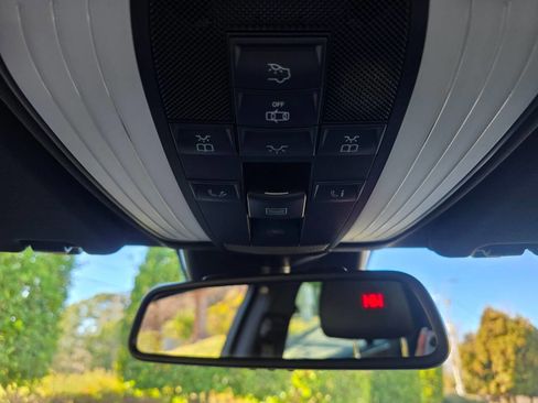 Used 2011 Mercedes-Benz E 350 4MATIC Sedan image 26