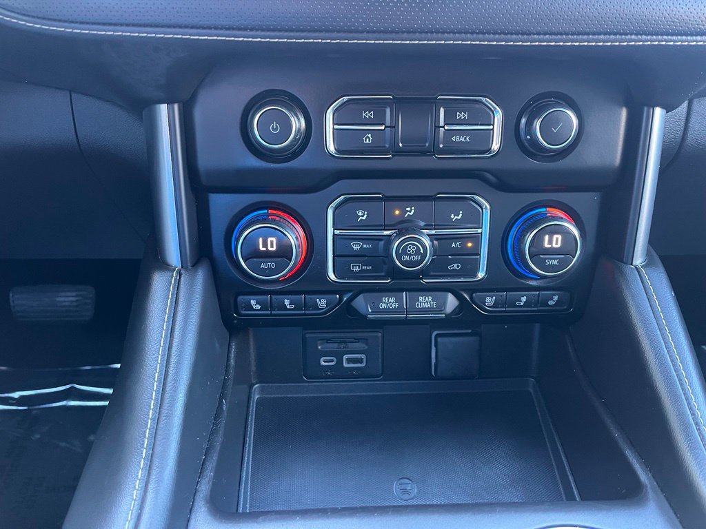 Used 2021 Chevrolet Suburban Premier AWD/4WD image 34