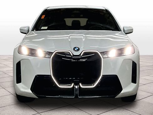 Certified 2026 BMW iX xDrive45 w/ M Sport Package image 3