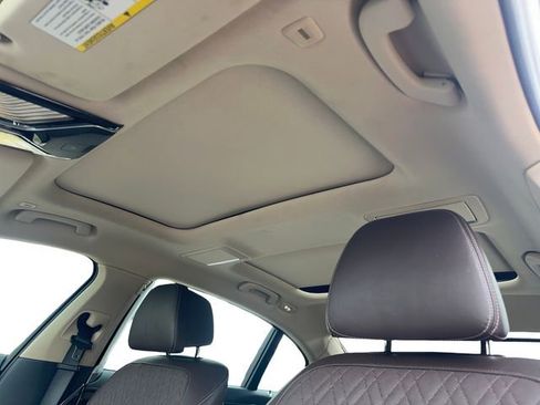 Used 2018 BMW 740i image 12