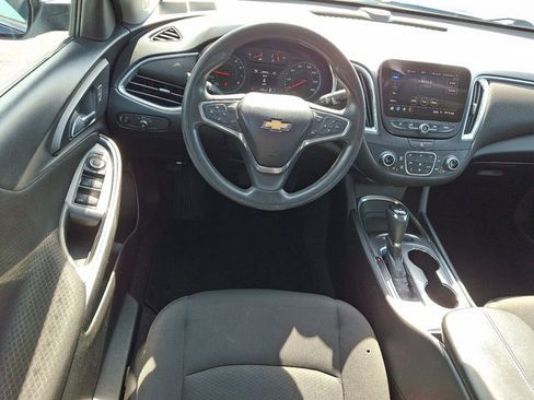 Used 2019 Chevrolet Malibu LT FWD image 11