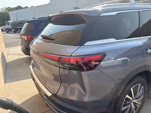 Used 2023 INFINITI QX60 Sensory w/ Vision Package AWD/4WD image 42