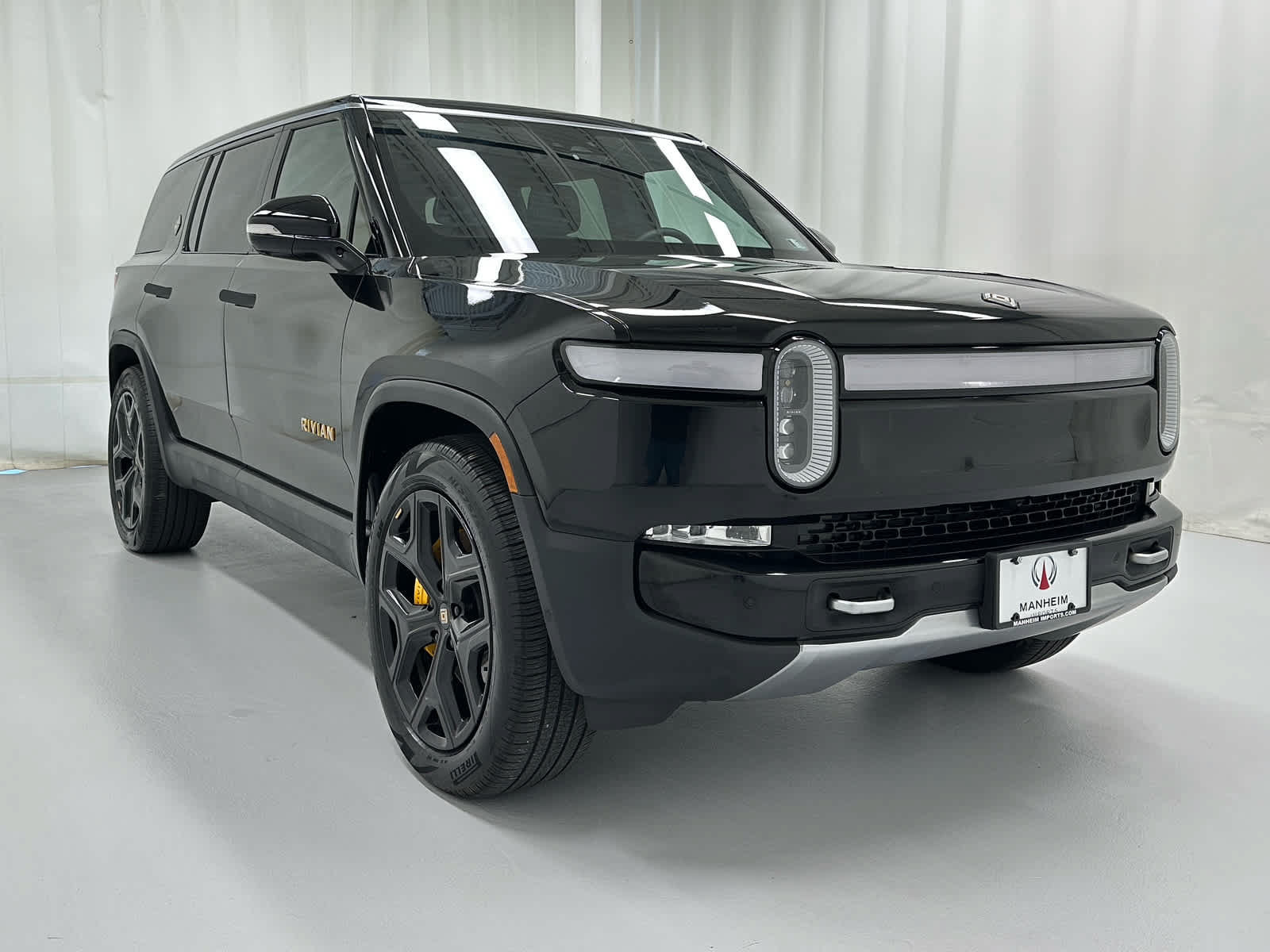 Used 2023 Rivian R1S Adventure Quad AWD/4WD image 1