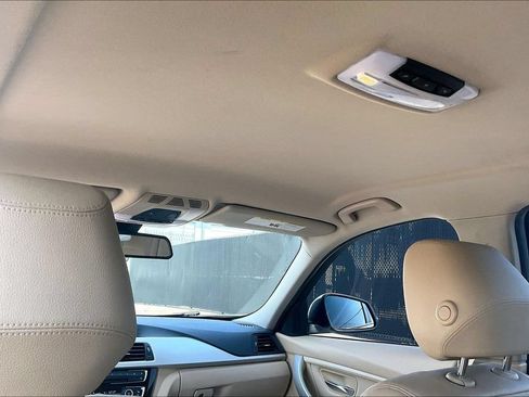 Used 2016 BMW 320i Sedan RWD image 28