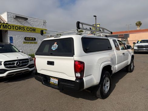 Used 2022 Toyota Tacoma SR RWD image 3