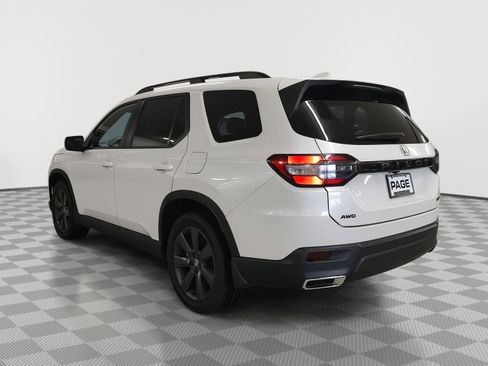 Used 2023 Honda Pilot Sport image 29