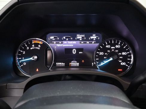 Certified 2022 Ford F250 Platinum w/ FX4 Off-Road Package AWD/4WD image 14
