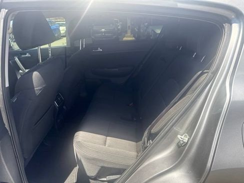 Used 2022 Kia Sportage LX FWD image 11