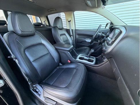 Used 2016 Chevrolet Colorado LT w/ Midnight Edition image 4