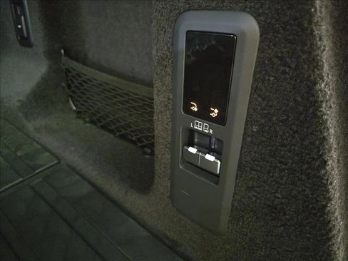 New 2026 Land Rover Range Rover Sport Dynamic SE image 12