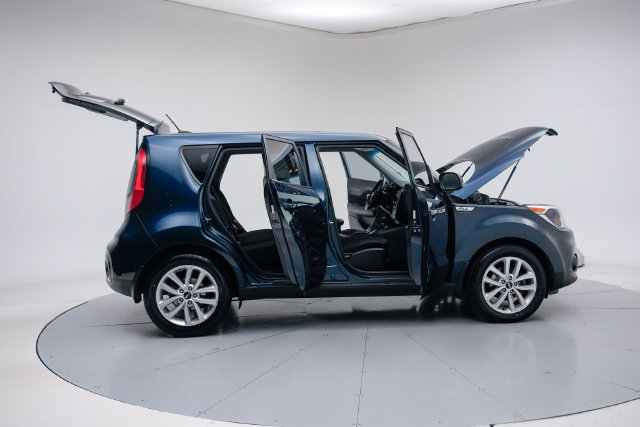 Used 2017 Kia Soul + FWD image 14