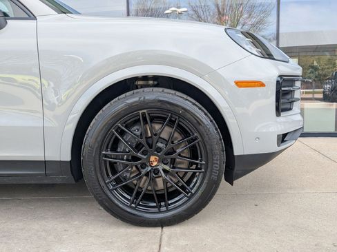 New 2026 Porsche Cayenne image 11