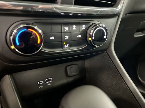 Used 2025 Buick Encore GX Preferred FWD image 16