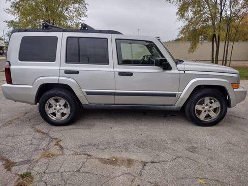 Used 2006 Jeep Commander 4WD image 4