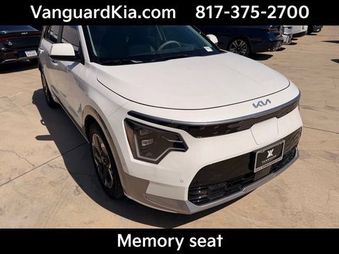 Certified 2023 Kia Niro Wave FWD image 5