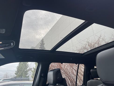 Used 2024 Jeep Wagoneer Series II w/ Convenience Group I image 7