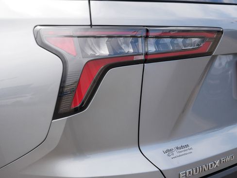 Used 2025 Chevrolet Equinox LT image 17