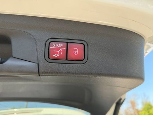 Certified 2024 Mercedes-Benz GLE 450 4MATIC image 9