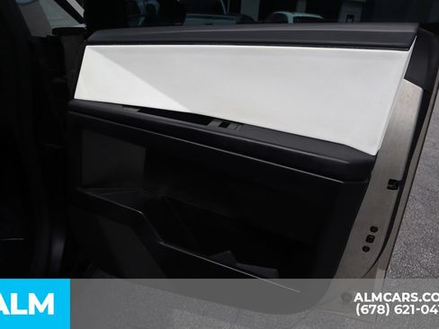 Used 2024 Tesla Cybertruck AWD Crew Cab image 29