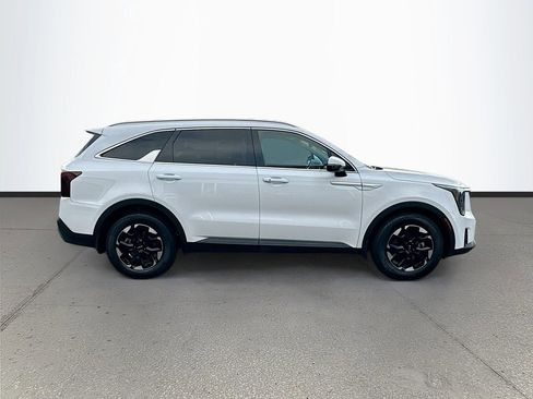 Certified 2025 Kia Sorento S w/ Panoramic Sunroof Package image 8