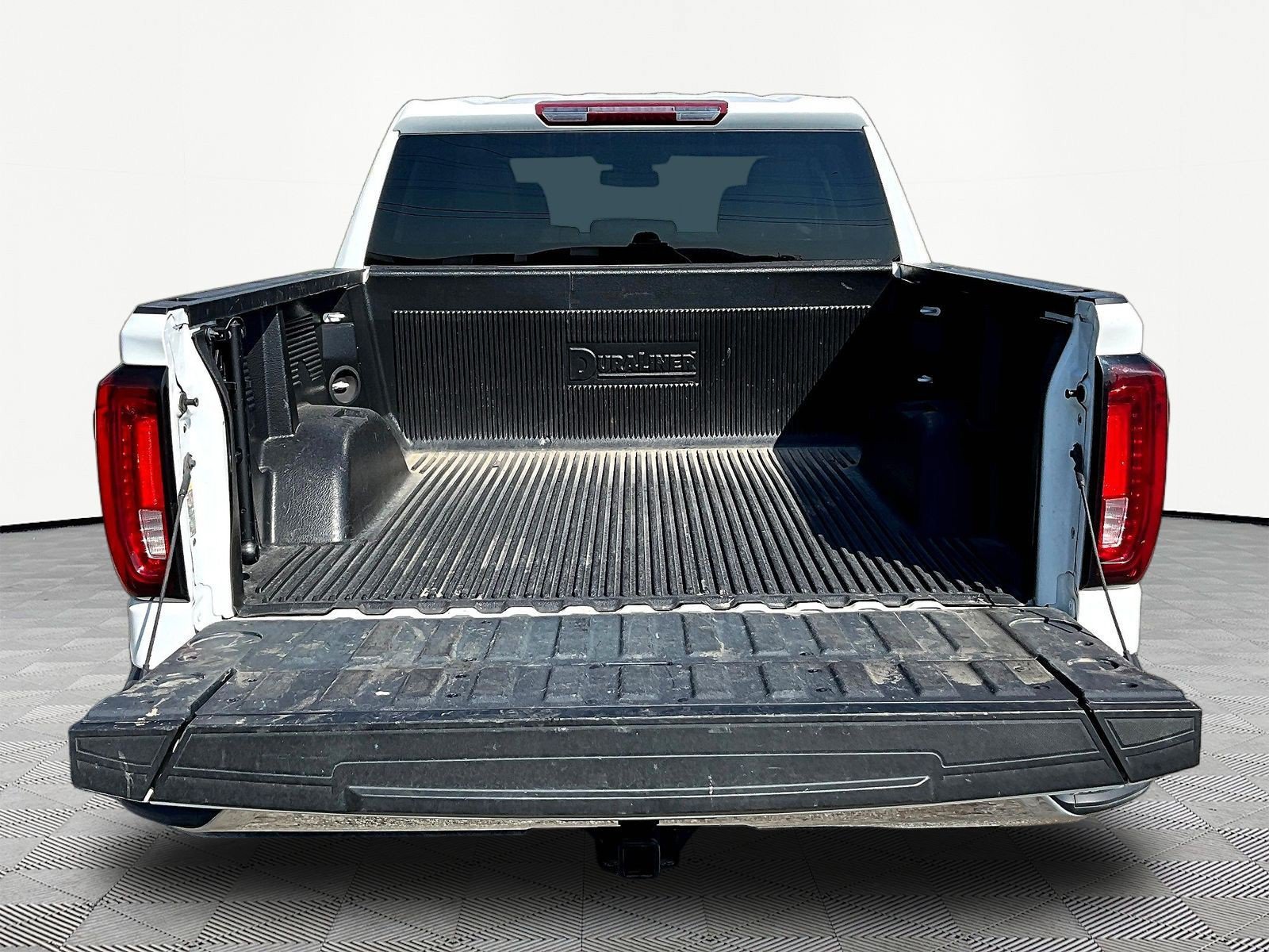Used 2025 GMC Sierra 1500 SLT AWD/4WD image 7