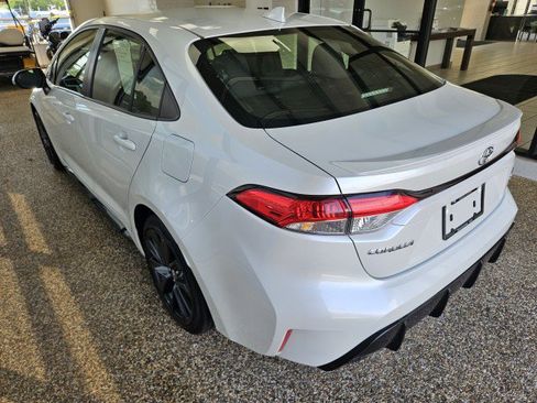 Used 2023 Toyota Corolla SE FWD image 4