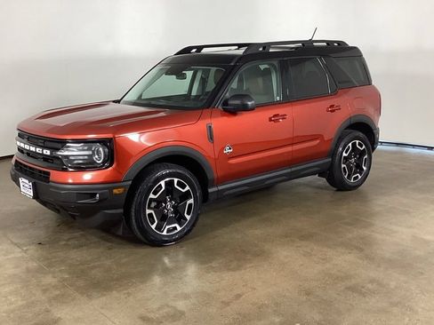 Certified 2023 Ford Bronco Sport Outer Banks w/ Tech Package AWD/4WD image 2