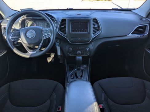 Used 2020 Jeep Cherokee Latitude image 16