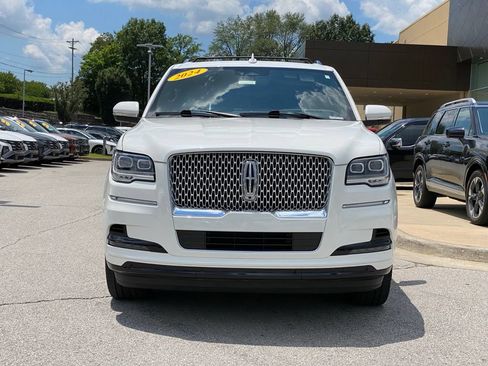 Used 2024 Lincoln Navigator Reserve AWD/4WD image 2