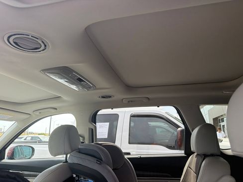 Used 2023 Kia Telluride SX FWD image 16