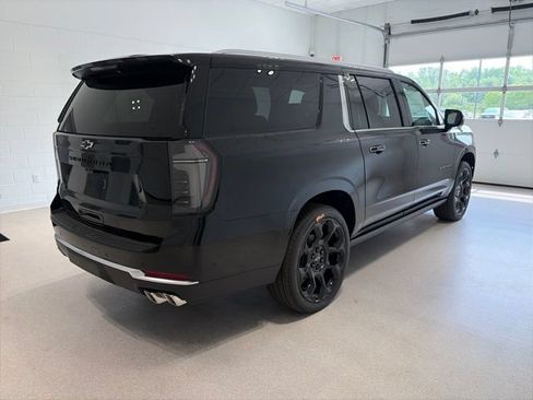 New 2026 Chevrolet Suburban High Country AWD/4WD image 6