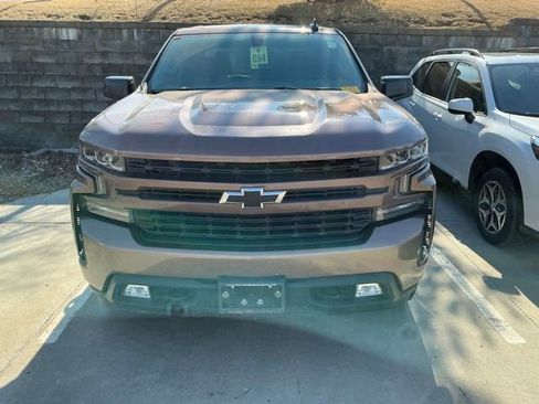 Used 2019 Chevrolet Silverado 1500 RST image 2