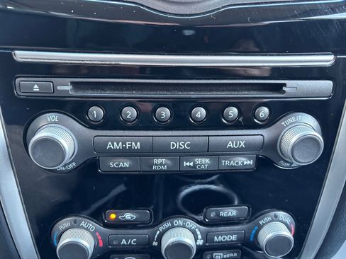 Used 2015 Nissan Pathfinder SV image 33