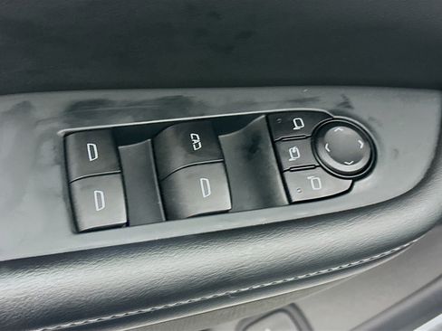 Used 2025 Buick Enclave Preferred FWD image 15