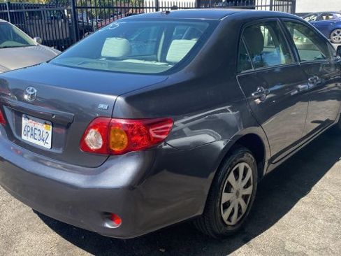 Used 2010 Toyota Corolla LE image 5