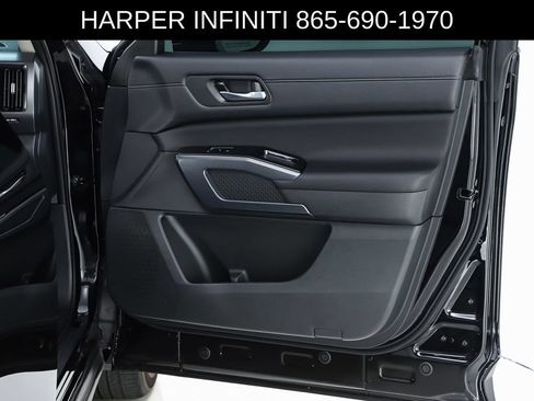 Used 2024 Nissan Pathfinder SL w/ SL Premium Package AWD/4WD image 32