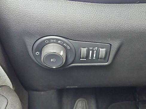 Certified 2026 Jeep Compass Latitude AWD/4WD image 18