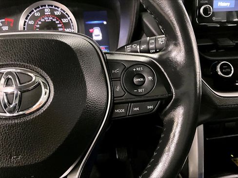 Used 2022 Toyota Corolla Cross LE w/ Moonroof Package image 25