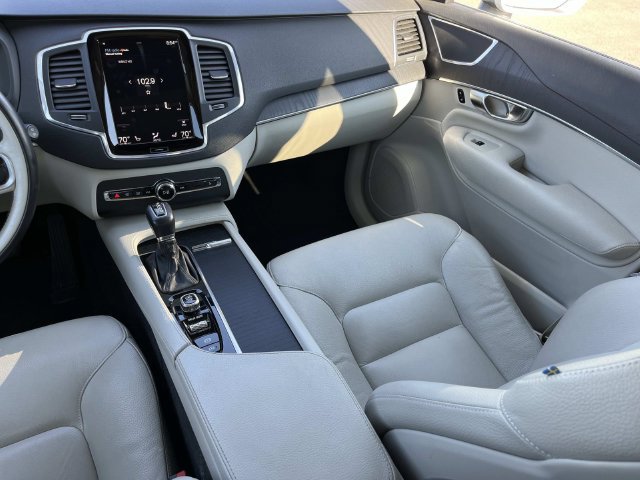 Used 2020 Volvo XC90 T6 Momentum AWD/4WD image 15