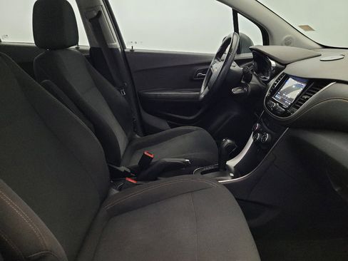 Used 2019 Chevrolet Trax LS image 21