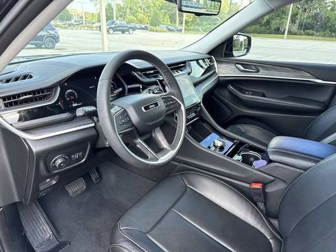Used 2023 Jeep Grand Cherokee Limited w/ Luxury Tech Group II AWD/4WD image 21
