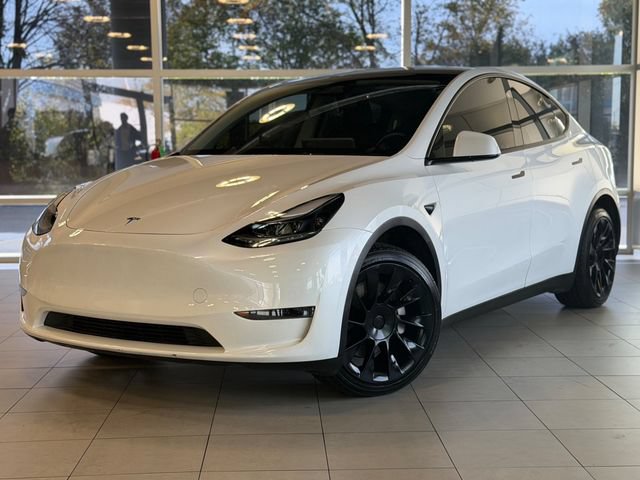 Used 2024 Tesla Model Y Long Range AWD/4WD image 1