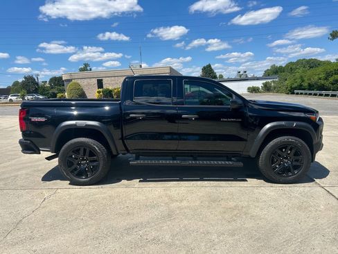 Used 2023 Chevrolet Colorado Trail Boss AWD/4WD image 7