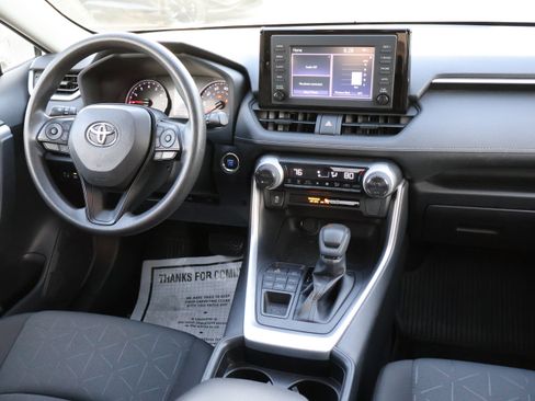 Used 2019 Toyota RAV4 XLE w/ Carpet Mat Package image 15